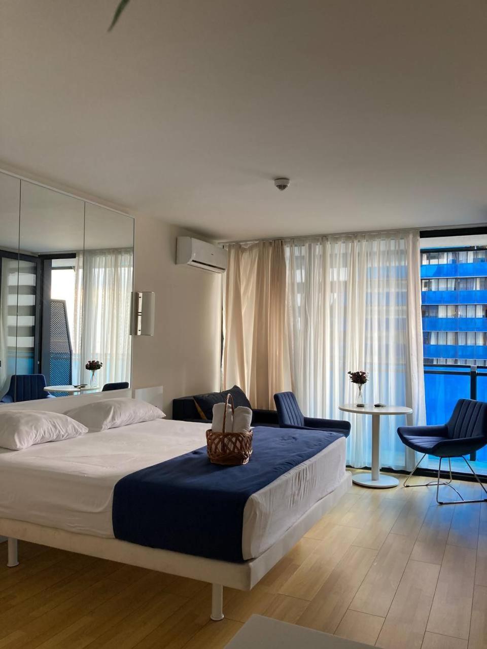 Orbi City Aparthotel Батуми Экстерьер фото