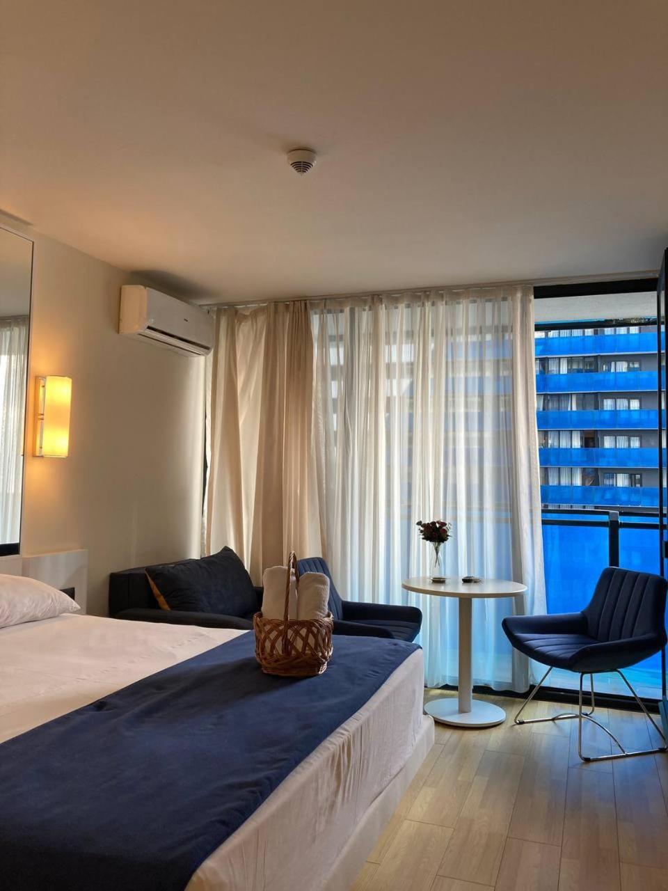 Orbi City Aparthotel Батуми Экстерьер фото