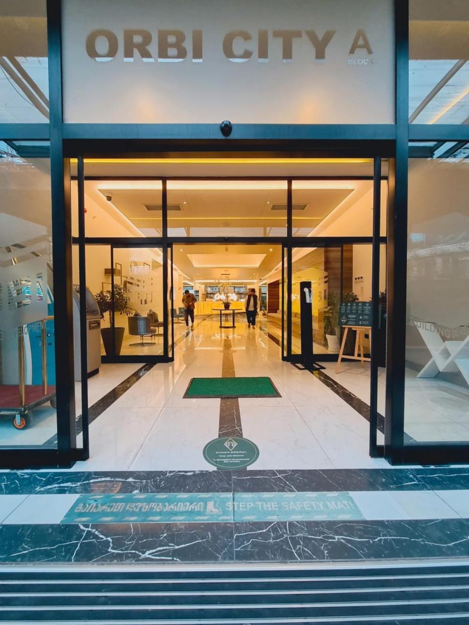 Orbi City Aparthotel Батуми Экстерьер фото