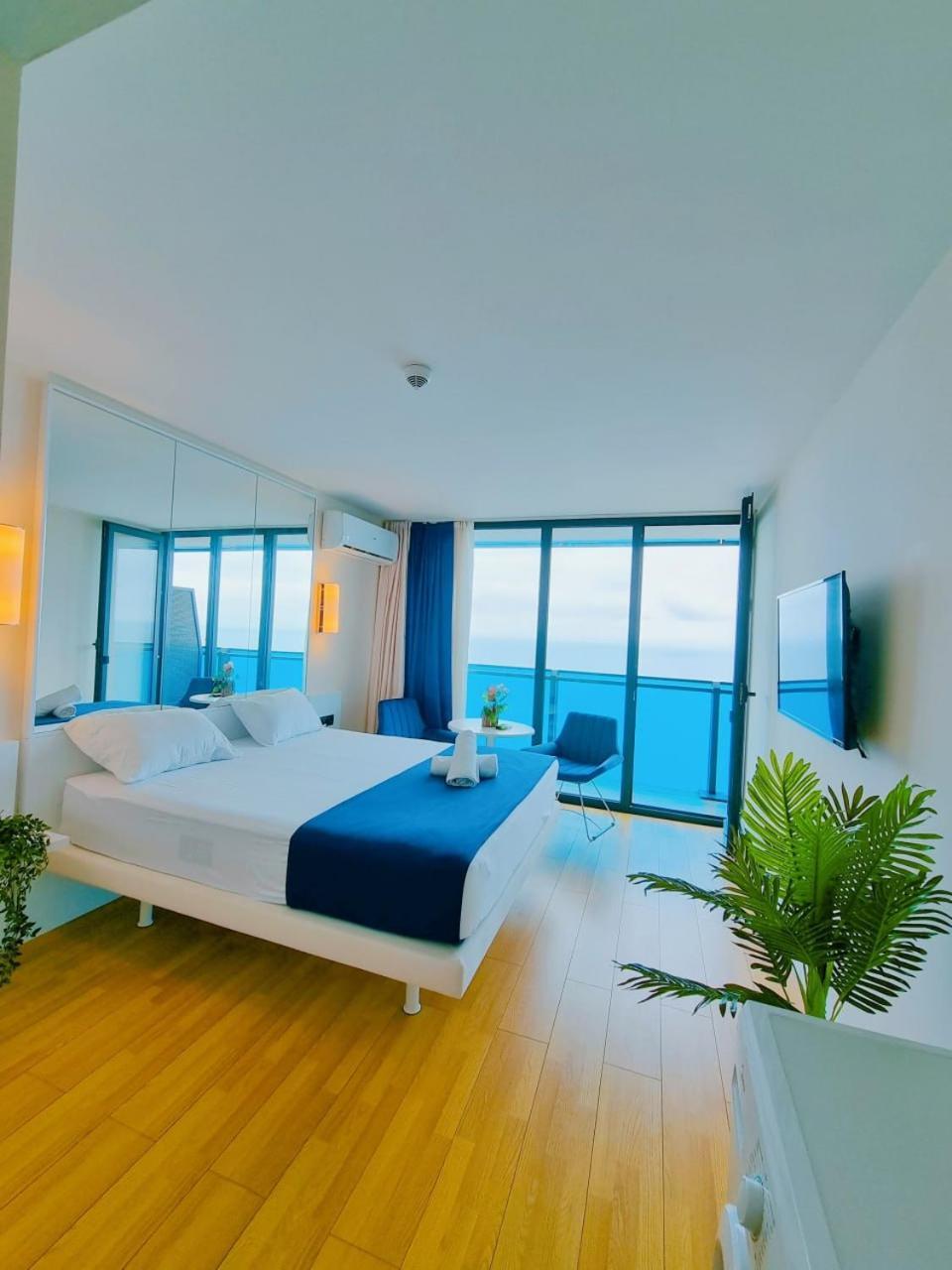 Orbi City Aparthotel Батуми Экстерьер фото