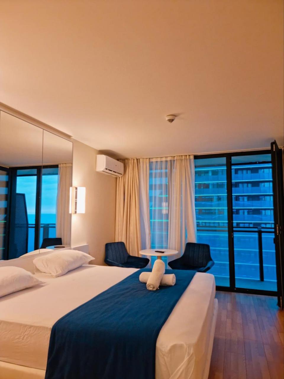 Orbi City Aparthotel Батуми Экстерьер фото
